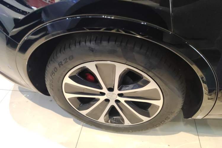 Used Hima Luxeed R7 2024 All-Electric 736 km Ultra Right Rear Wheel Hub