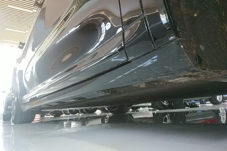 Used Hima Luxeed R7 2024 All-Electric 736 km Ultra Right Side Sill