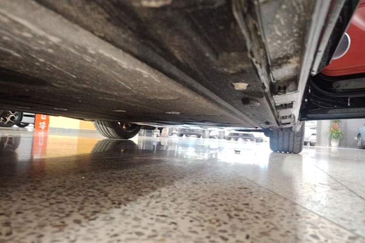 Used Hima Luxeed R7 2024 All-Electric 736 km Ultra Right Side Sill