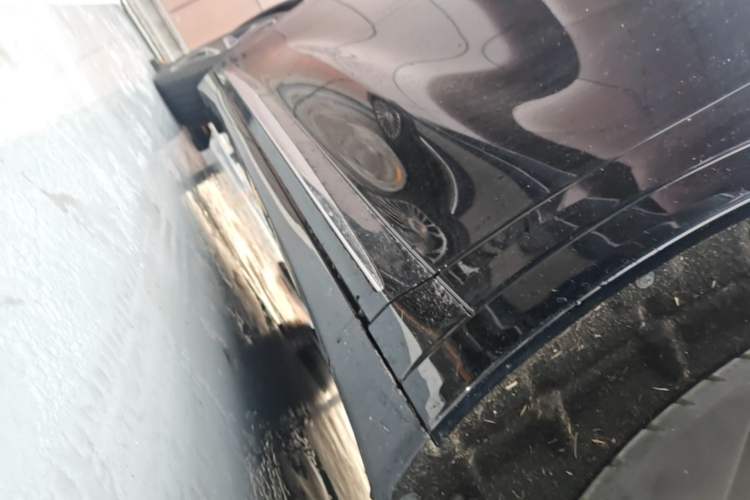 Used Hima Luxeed R7 2024 All-Electric 736 km Ultra Right Side Sill