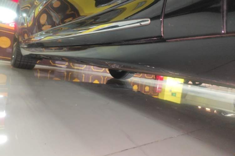 Used Hima Luxeed R7 2024 All-Electric 802 km Max Right Side Sill