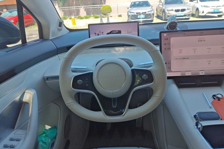 Used Hima Luxeed R7 2024 All-Electric 802 km Max Steering Wheel