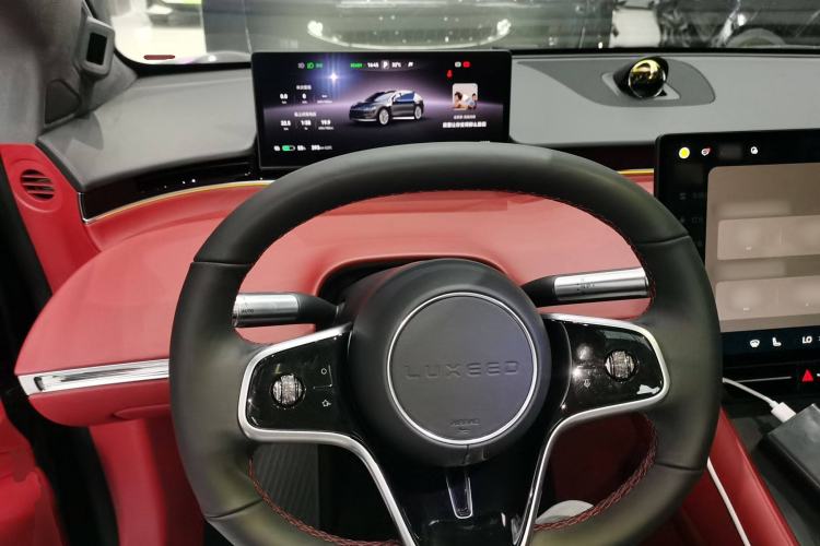 Used Hima Luxeed R7 2024 All-Electric 736 km Ultra Steering Wheel
