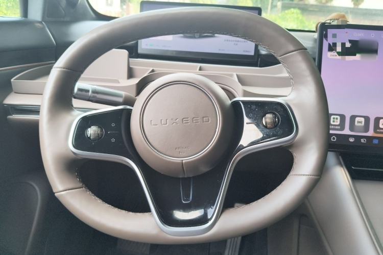 Used Hima Luxeed R7 2024 All-Electric 736 km Ultra Steering Wheel