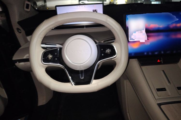 Used Hima Luxeed R7 2024 All-Electric 802 km Max Steering Wheel