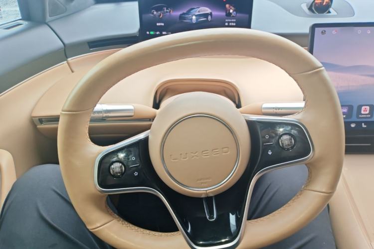 Used Hima Luxeed R7 2024 All-Electric 736 km Ultra Steering Wheel