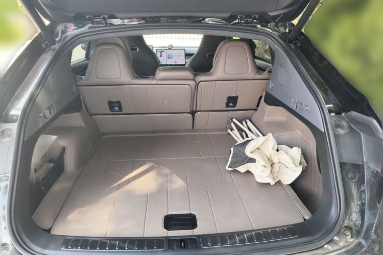 Used Hima Luxeed R7 2024 All-Electric 736 km Ultra Trunk