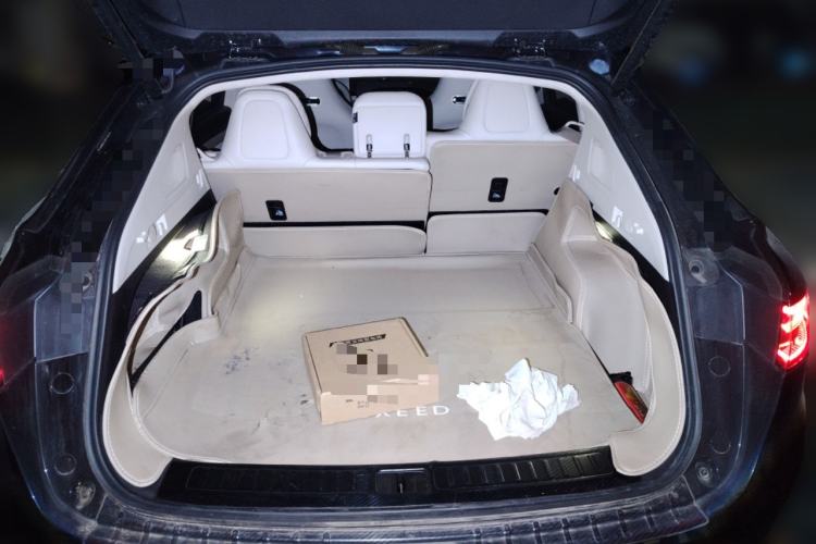 Used Hima Luxeed R7 2024 All-Electric 802 km Max Trunk