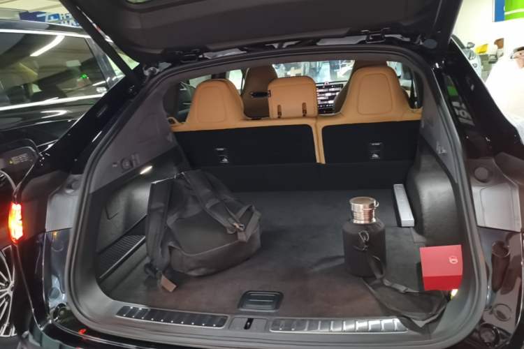 Used Hima Luxeed R7 2024 All-Electric 736 km Ultra Trunk
