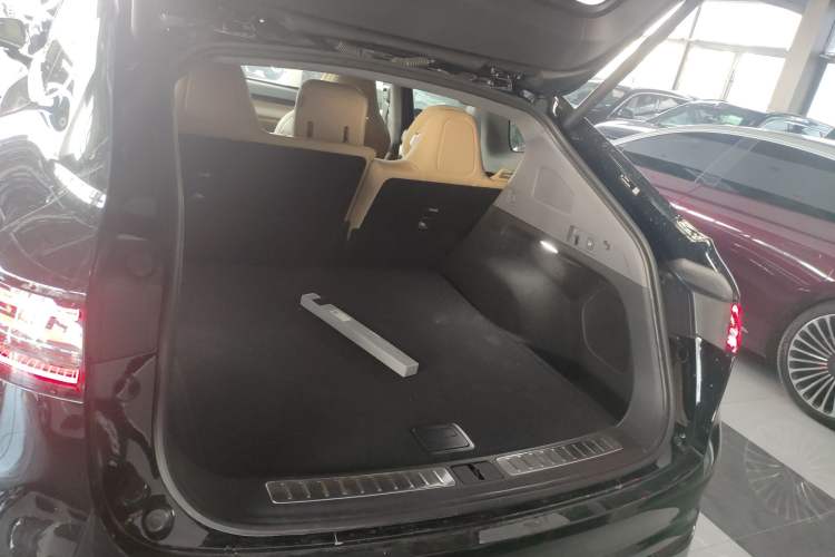 Used Hima Luxeed R7 2024 All-Electric 736 km Ultra Trunk
