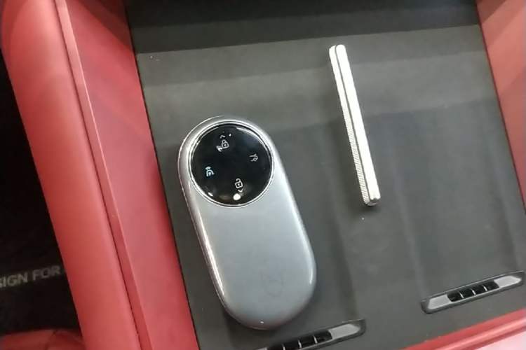 Used Hima Luxeed R7 2024 All-Electric 736 km Ultra Vehicle Key