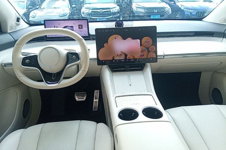 Used Hima Luxeed R7 2024 All-Electric 802 km Max Center Console