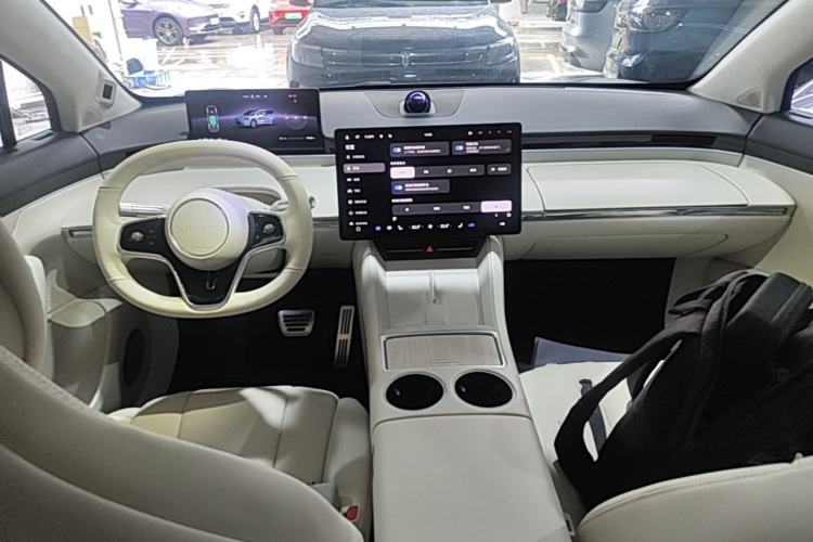 Used Hima Luxeed R7 2024 All-Electric 736 km Ultra Center Console