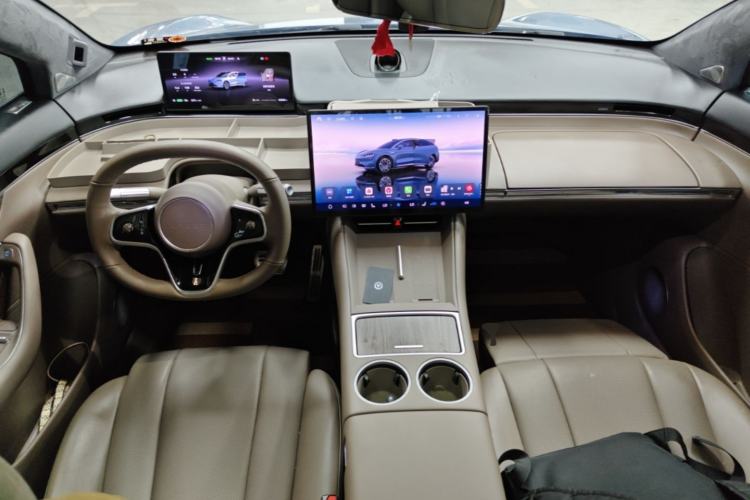 Used Hima Luxeed R7 2024 All-Electric 736 km Ultra Center Console