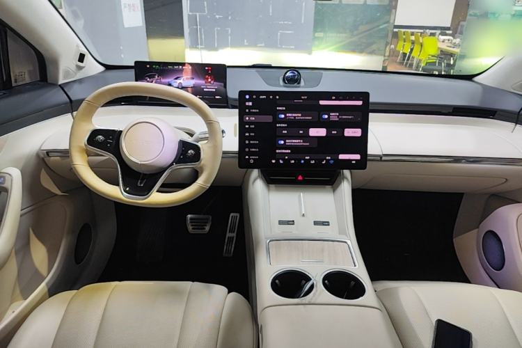 Used Hima Luxeed R7 2024 All-Electric 802 km Max Center Console