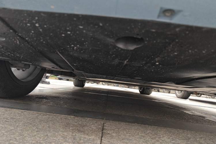 Used Hima Luxeed R7 2024 All-Electric 667 km Max Chassis Front