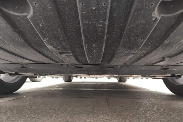 Used Hima Luxeed R7 2024 All-Electric 667 km Max Chassis Rear