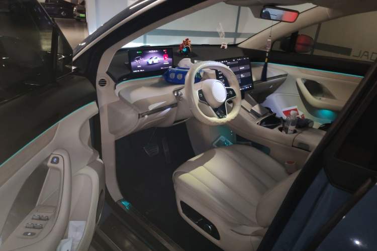 Used Hima Luxeed R7 2024 All-Electric 736 km Ultra Driver Seat