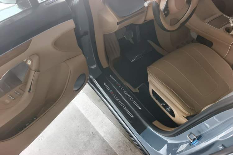 Used Hima Luxeed R7 2024 All-Electric 736 km Ultra Driver Seat