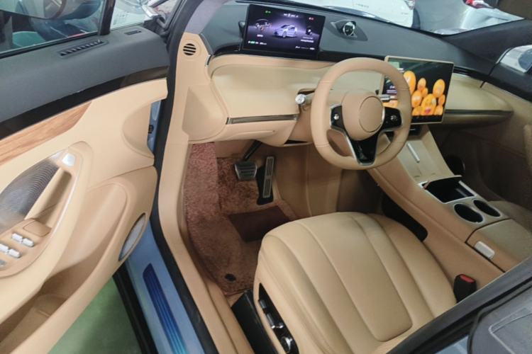 Used Hima Luxeed R7 2024 All-Electric 667 km Max Driver Seat