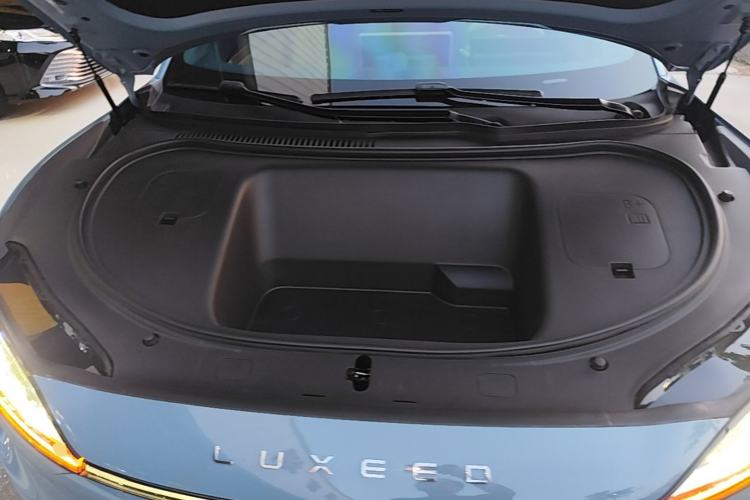 Used Hima Luxeed R7 2024 All-Electric 667 km Max Engine Bay