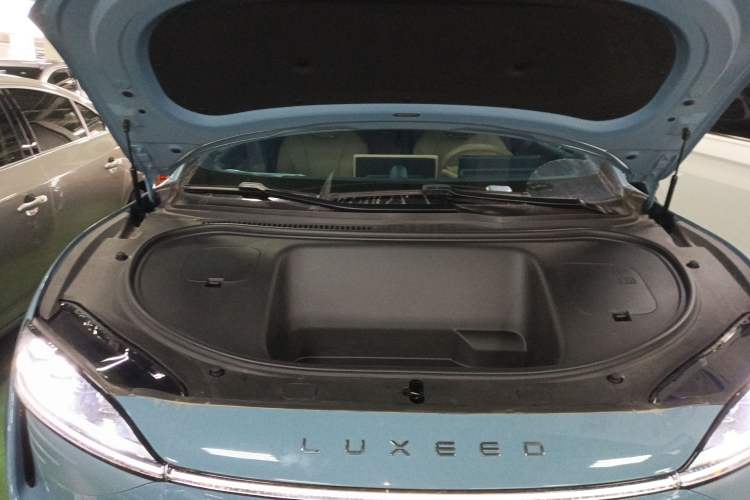 Used Hima Luxeed R7 2024 All-Electric 667 km Max Engine Bay