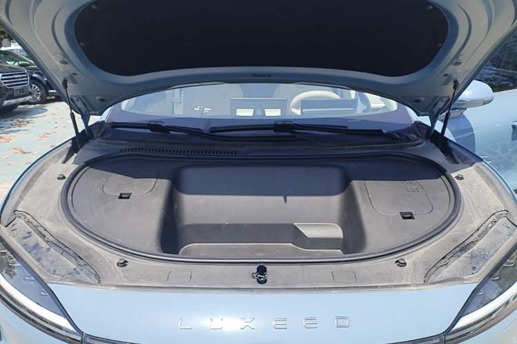 Used Hima Luxeed R7 2024 Pure Electric 667km Pro Engine Bay