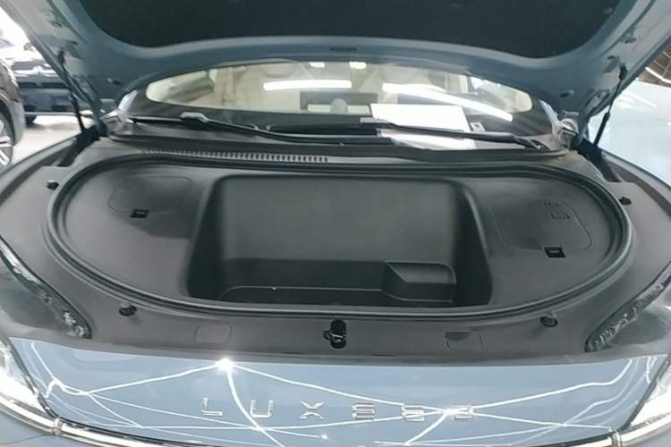 Used Hima Luxeed R7 2024 All-Electric 736 km Ultra Engine Bay