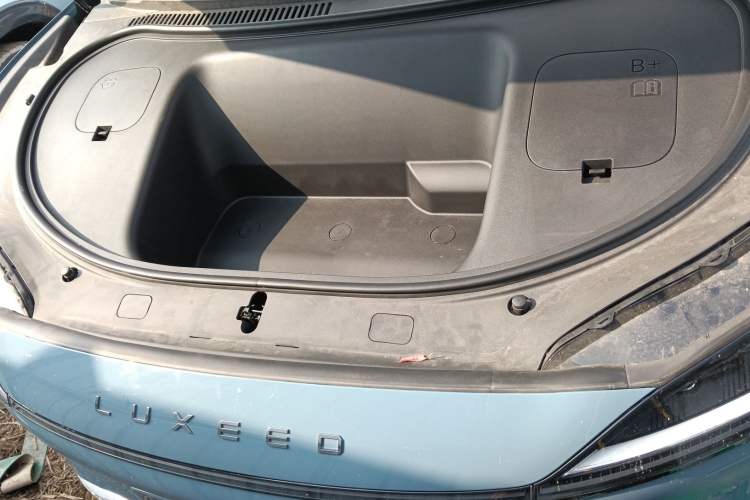 Used Hima Luxeed R7 2024 All-Electric 736 km Ultra Engine Bay