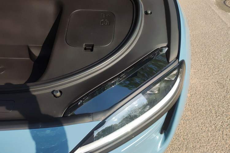 Used Hima Luxeed R7 2024 All-Electric 736 km Ultra Engine Bay Left