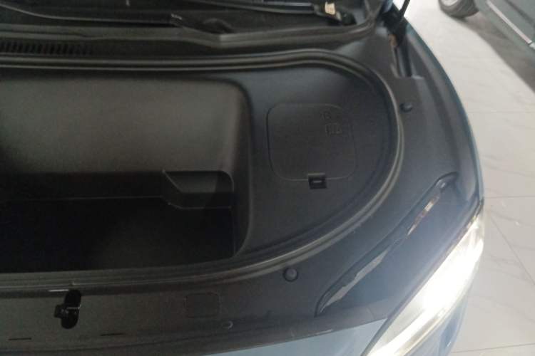 Used Hima Luxeed R7 2024 All-Electric 736 km Ultra Engine Bay Left