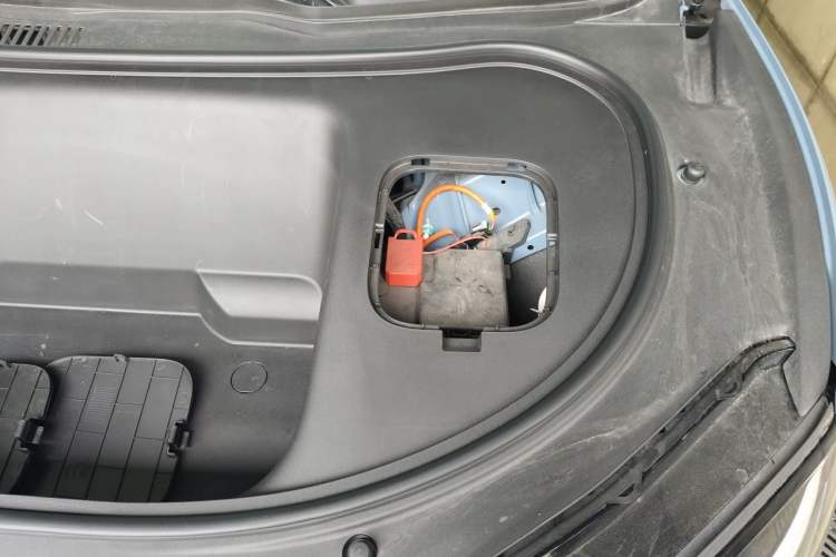 Used Hima Luxeed R7 2024 All-Electric 667 km Max Engine Bay Left