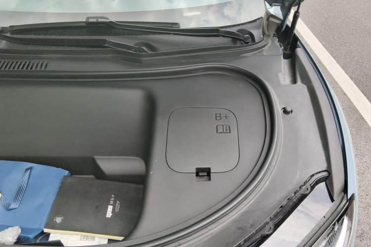 Used Hima Luxeed R7 2024 All-Electric 736 km Ultra Engine Bay Left