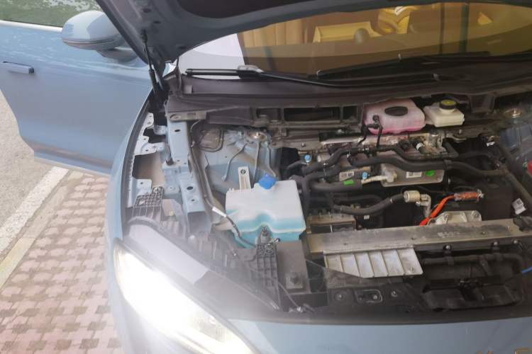 Used Hima Luxeed R7 2024 All-Electric 736 km Ultra Engine Bay Right