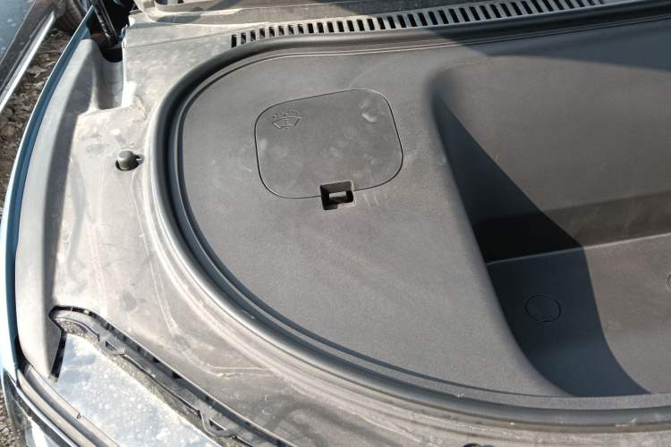 Used Hima Luxeed R7 2024 All-Electric 736 km Ultra Engine Bay Right