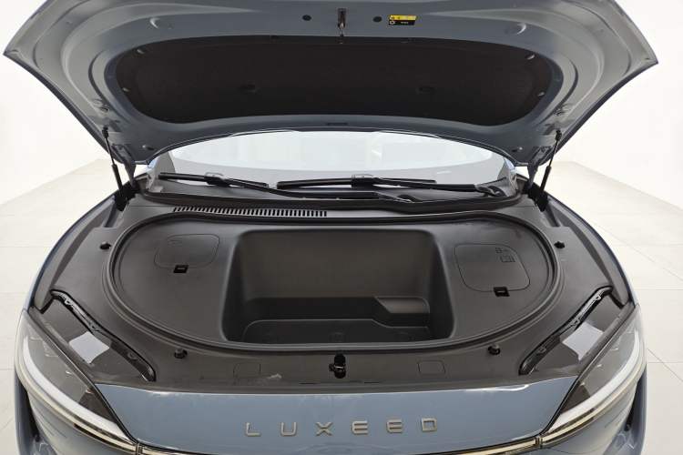Used Hima Luxeed R7 2024 Pure Electric 667km Pro Engine Bay