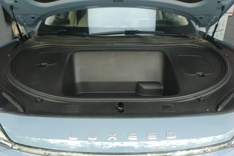 Used Hima Luxeed R7 2024 All-Electric 736 km Ultra Engine Bay