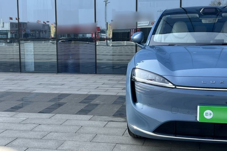 Used Hima Luxeed R7 2024 All-Electric 667 km Max Exterior 1