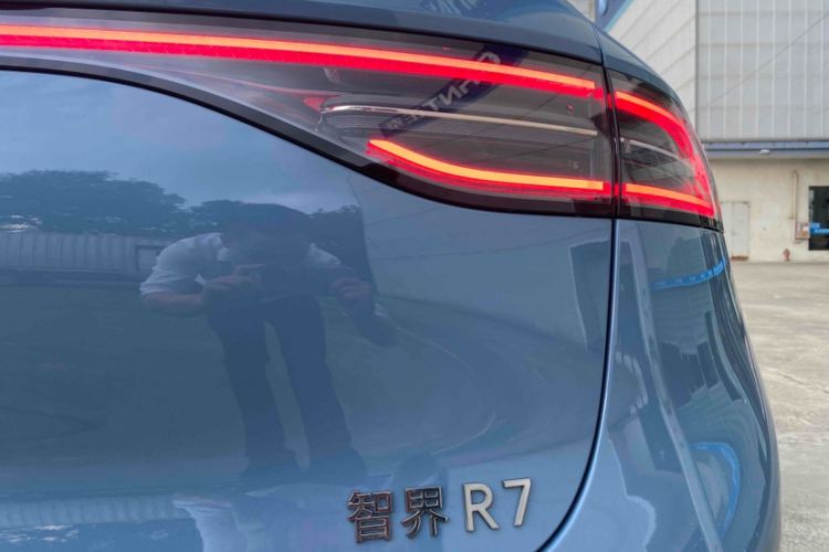 Used Hima Luxeed R7 2024 All-Electric 802 km Max Exterior 3