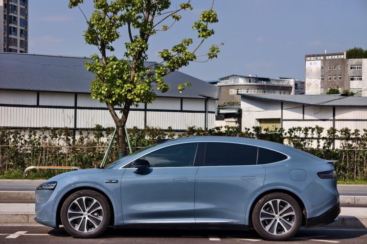 Used Hima Luxeed R7 2024 All-Electric 802 km Max Exterior 3