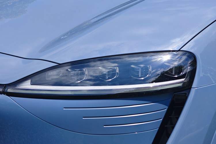 Used Hima Luxeed R7 2024 All-Electric 667 km Max Exterior 3