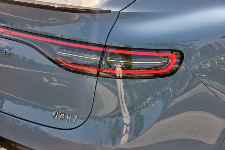 Used Hima Luxeed R7 2024 All-Electric 802 km Max Exterior 5
