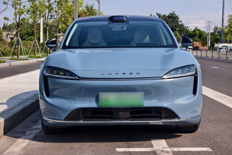 Used Hima Luxeed R7 2024 All-Electric 802 km Max Exterior 6