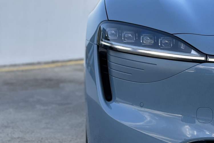 Used Hima Luxeed R7 2024 All-Electric 667 km Max Exterior 7