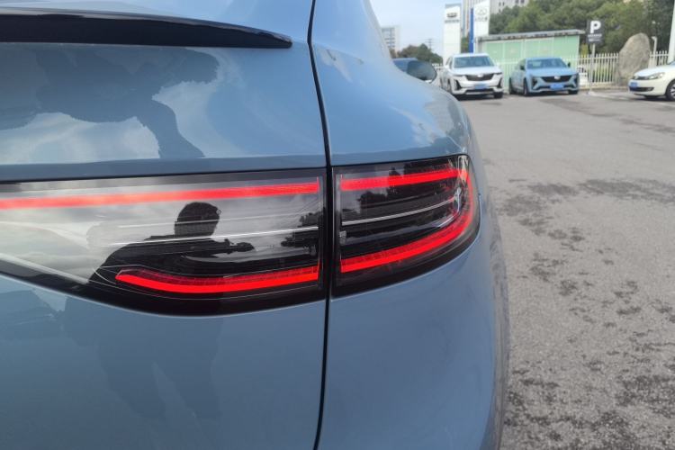 Used Hima Luxeed R7 2024 All-Electric 736 km Ultra Exterior 8