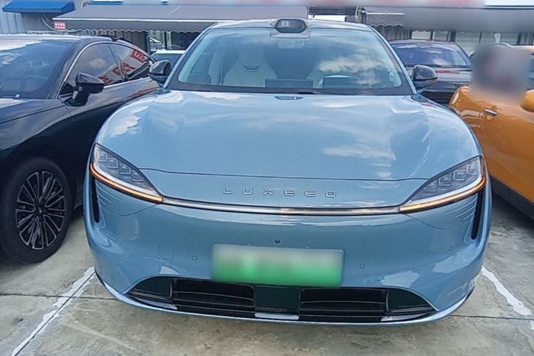 Used Hima Luxeed R7 2024 All-Electric 802 km Max Front