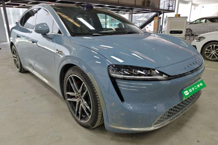 Used Hima Luxeed R7 2024 All-Electric 736 km Ultra Front Right 45 Deg