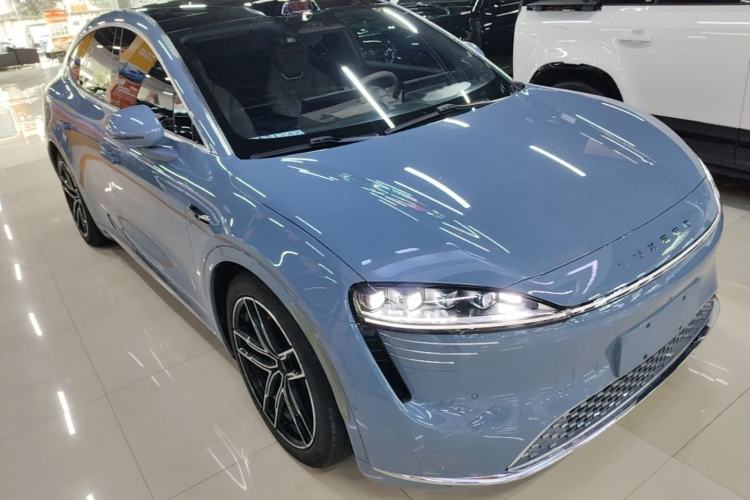 Used Hima Luxeed R7 2024 All-Electric 736 km Ultra Front Right 45 Deg