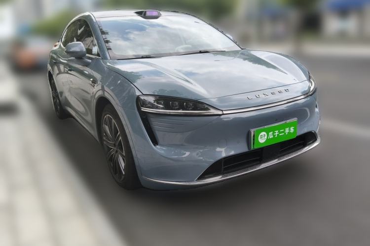 Used Hima Luxeed R7 2024 All-Electric 736 km Ultra Front Right 45 Deg