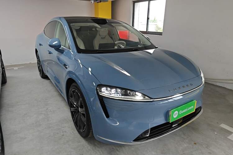 Used Hima Luxeed R7 2024 All-Electric 667 km Max Front Right 45 Deg